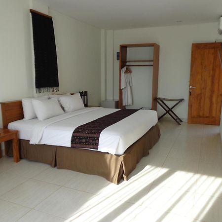 Luwansa Beach Hotel Labuan Bajo Eksteriør bilde