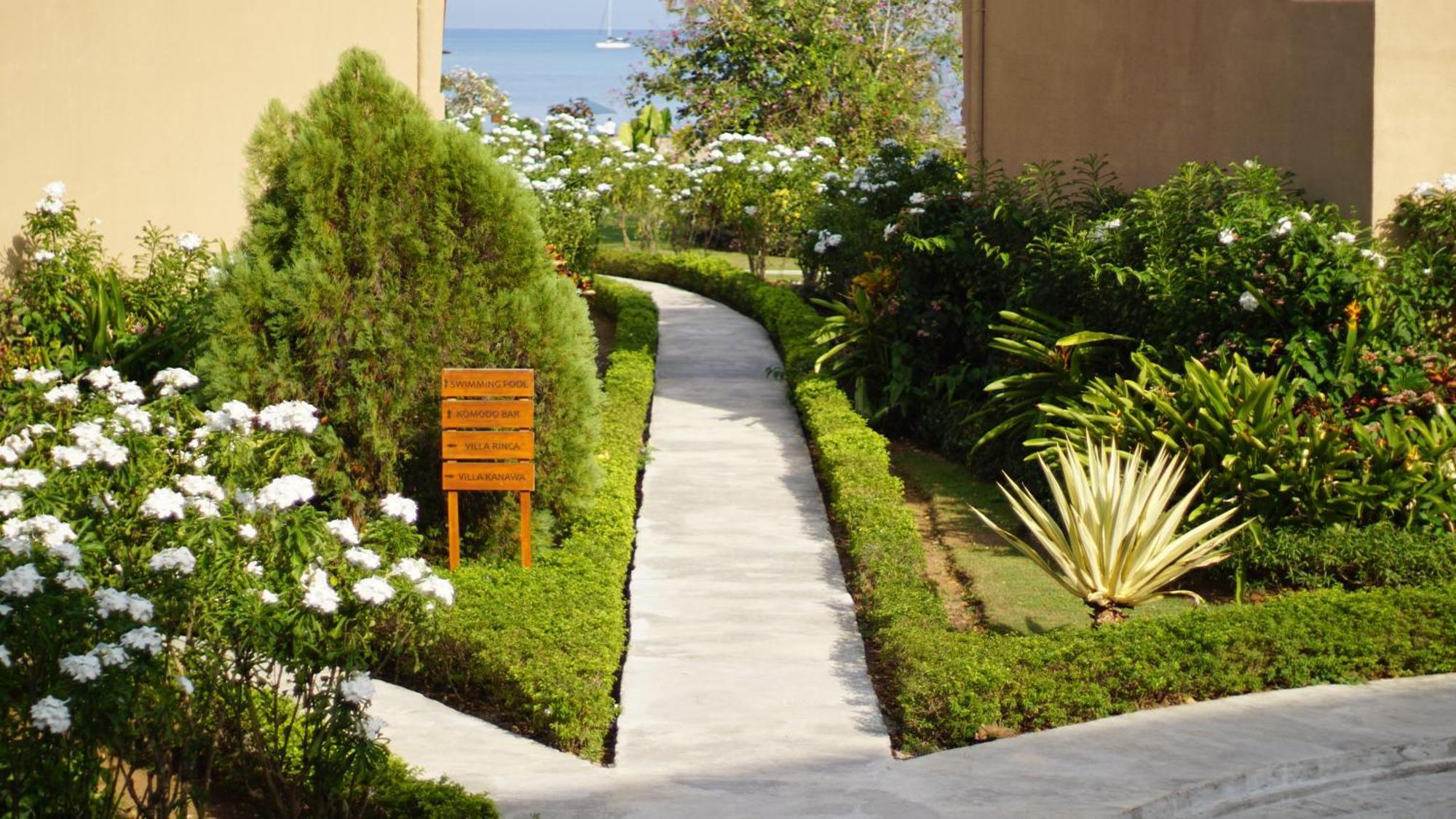 Luwansa Beach Hotel Labuan Bajo Eksteriør bilde