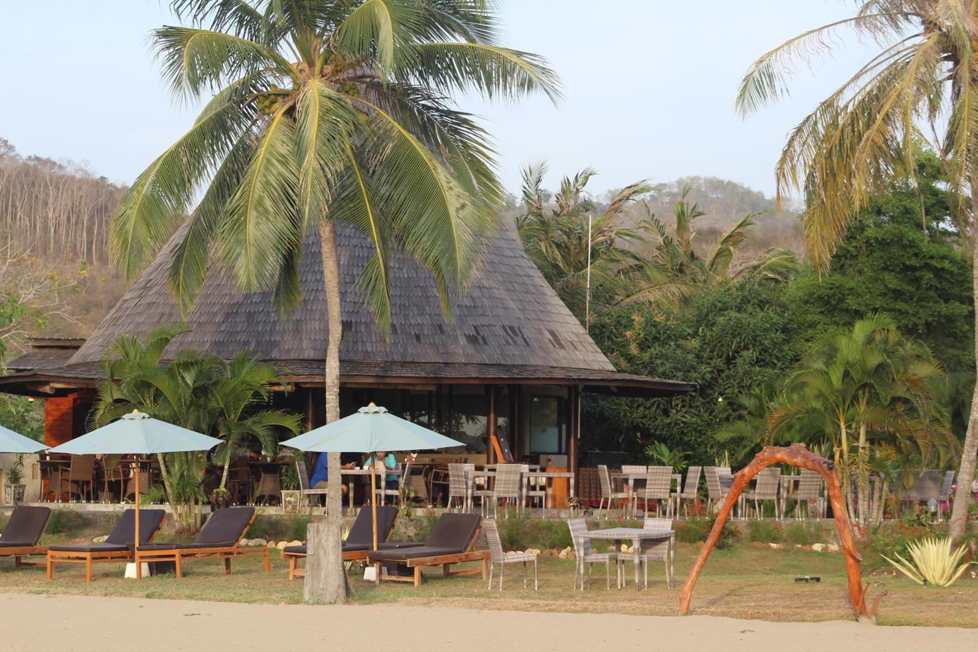 Luwansa Beach Hotel Labuan Bajo Eksteriør bilde