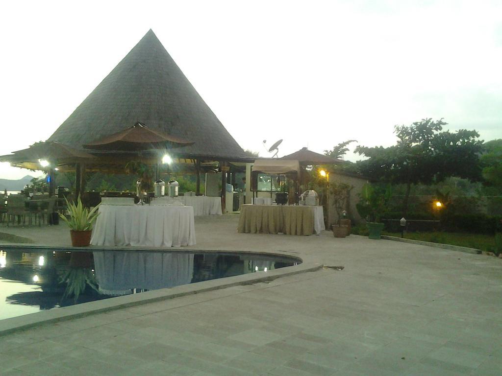 Luwansa Beach Hotel Labuan Bajo Eksteriør bilde