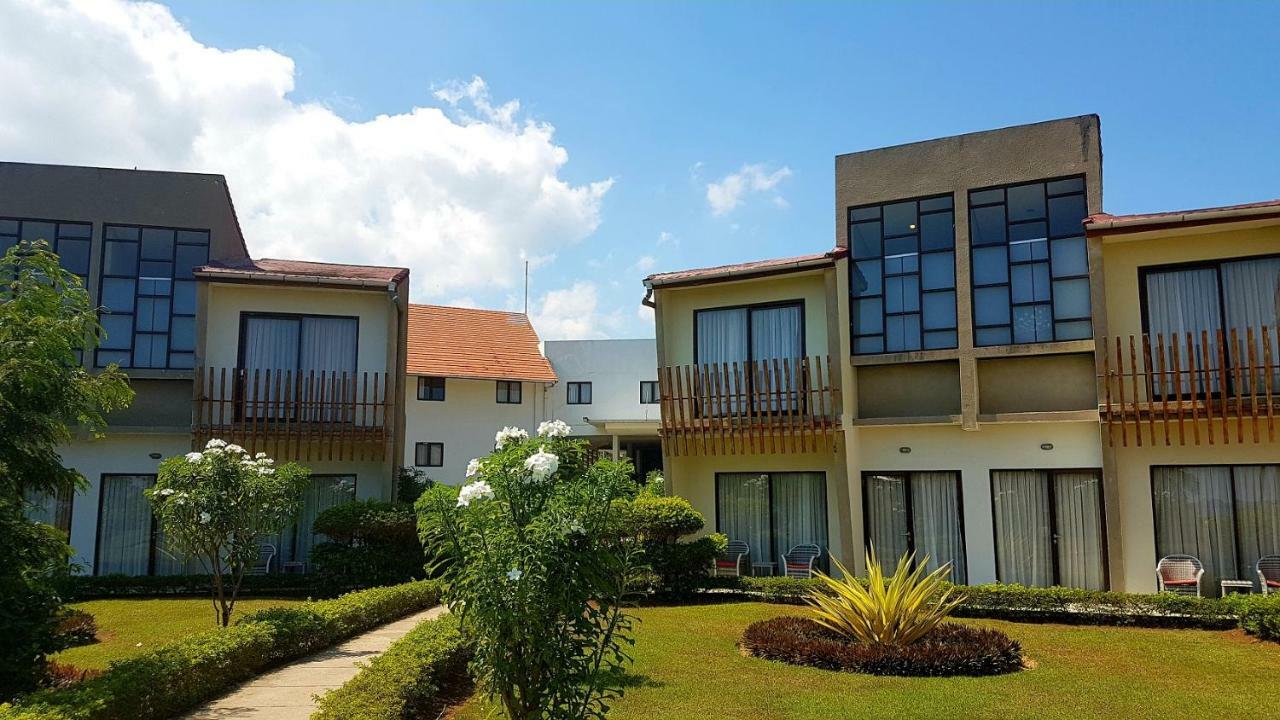 Luwansa Beach Hotel Labuan Bajo Eksteriør bilde